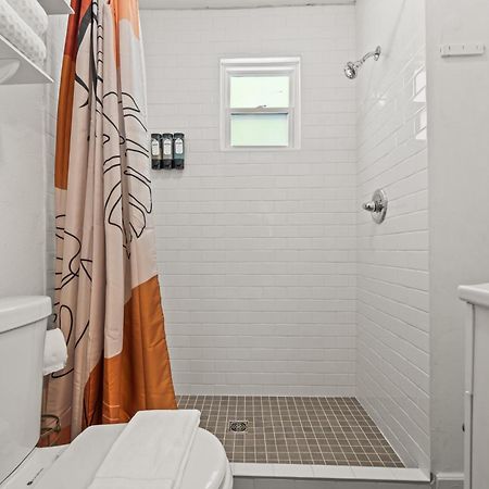 Cedar Blossom Bungalow Is A Cozy Getaway With A 5 Minute Walk To Downtown! Хот Спрингс Екстериор снимка