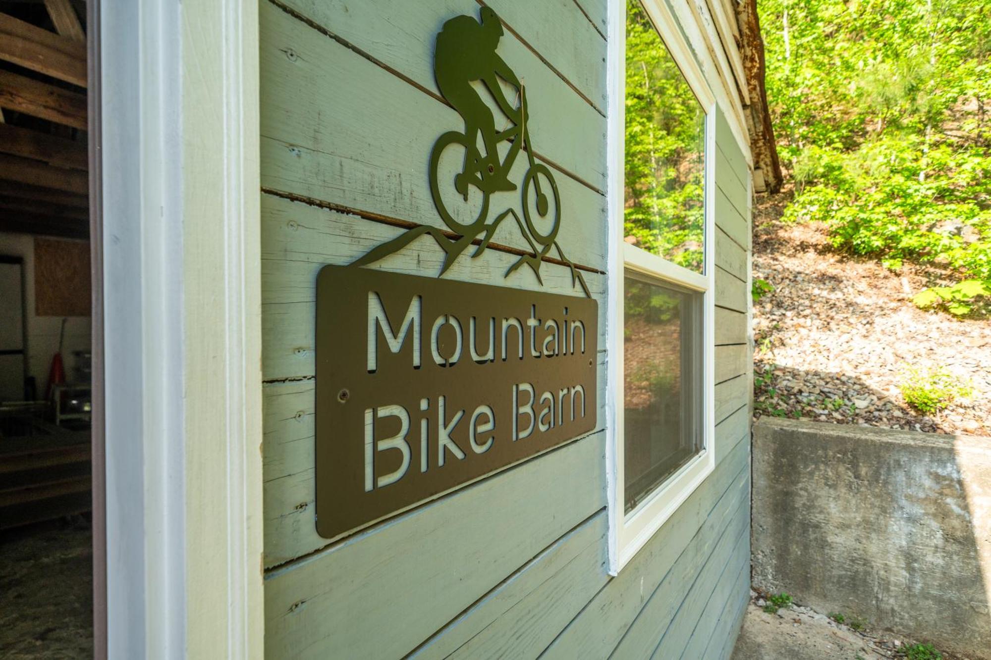 Cedar Blossom Bungalow Is A Cozy Getaway With A 5 Minute Walk To Downtown! Хот Спрингс Екстериор снимка